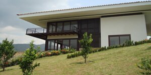 Casa Arroyohondo - casa bioclimática campestre Dapa Arroyohondo, aleros, balcones, casa de hacienda vallecaucana. Cali